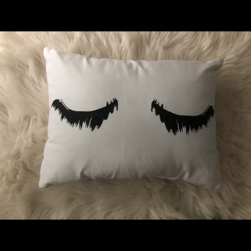Throw pillow